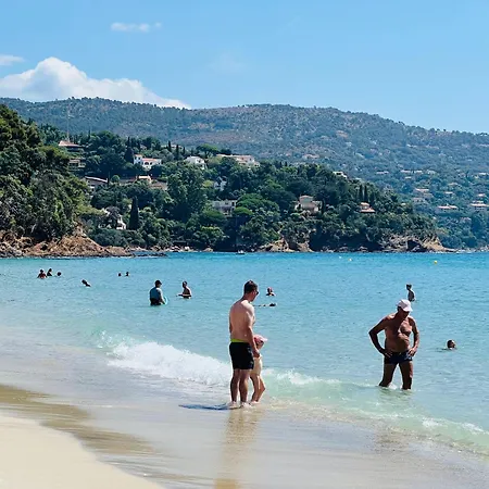 Le Soleil Bleu - Calme, Terrasse Et Vue Apartamento Le Lavandou