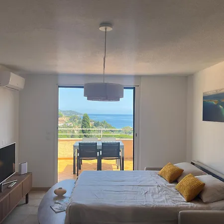 Le Soleil Bleu - Calme, Terrasse Et Vue Apartment Le Lavandou